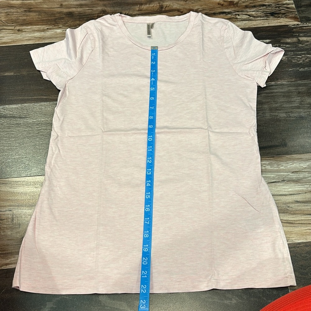 Banana Republic Signature tee - Picture 7 of 8